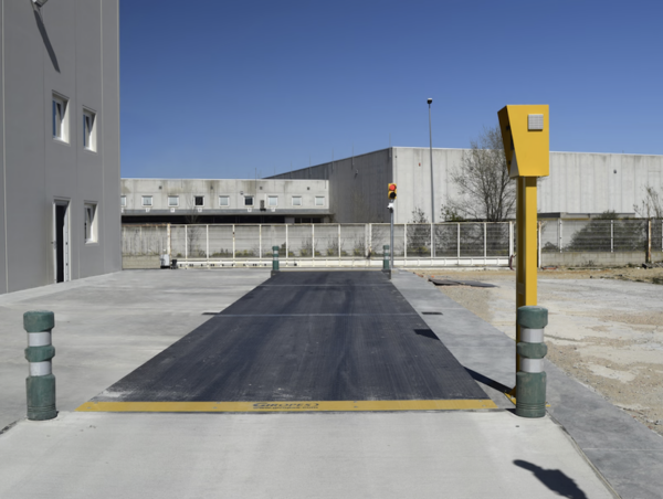 GST4 Touchscreen Terminal for Weighbridges by Giropes